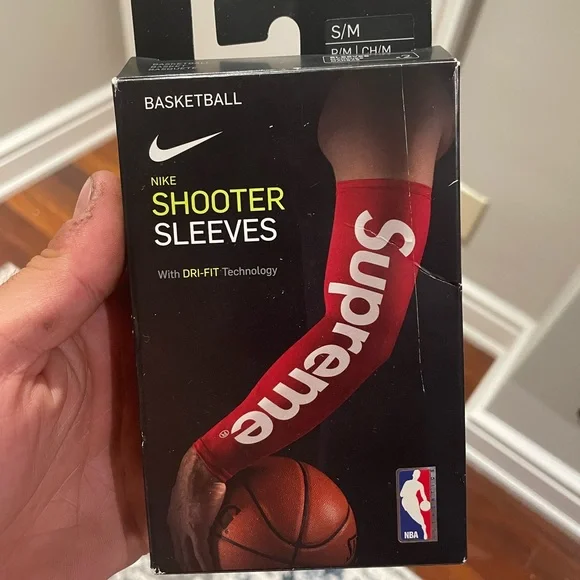 アクセサリー Nike Shooter Sleeve S/M Supreme Nike X Supreme Shooter Sleeve Black Size L/XL 100% Authentic 2